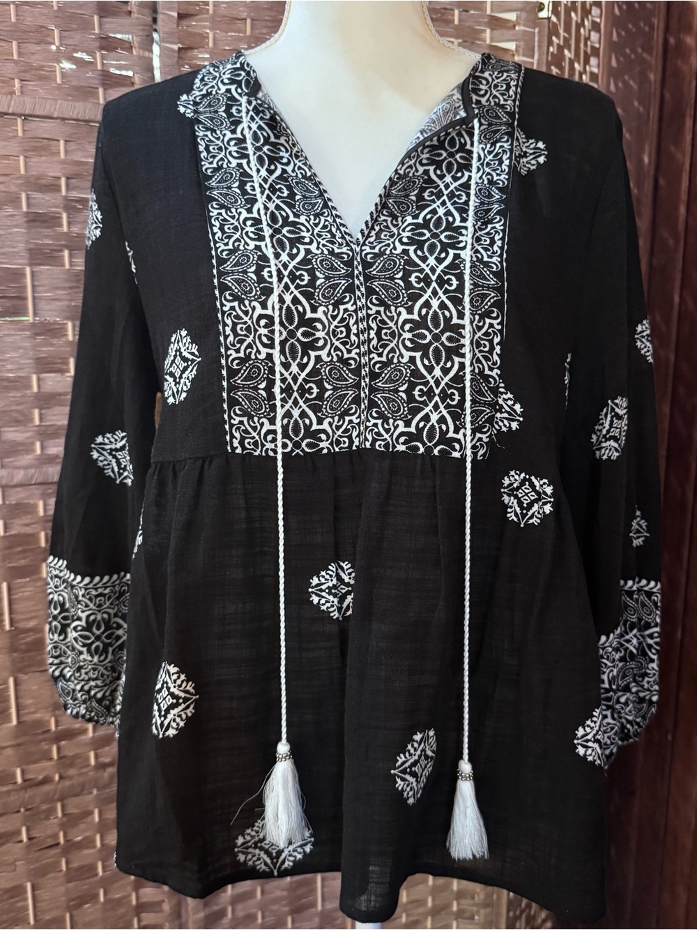 NWT Black and White Embroidery Print Top Sleeves Boho Flowing Size SP